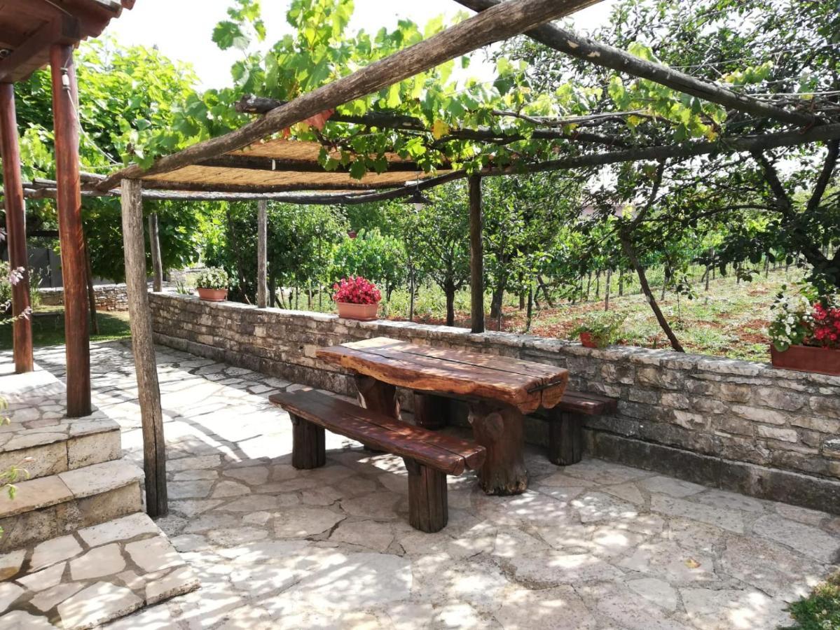 Holiday Home Maria Pazin Exterior foto