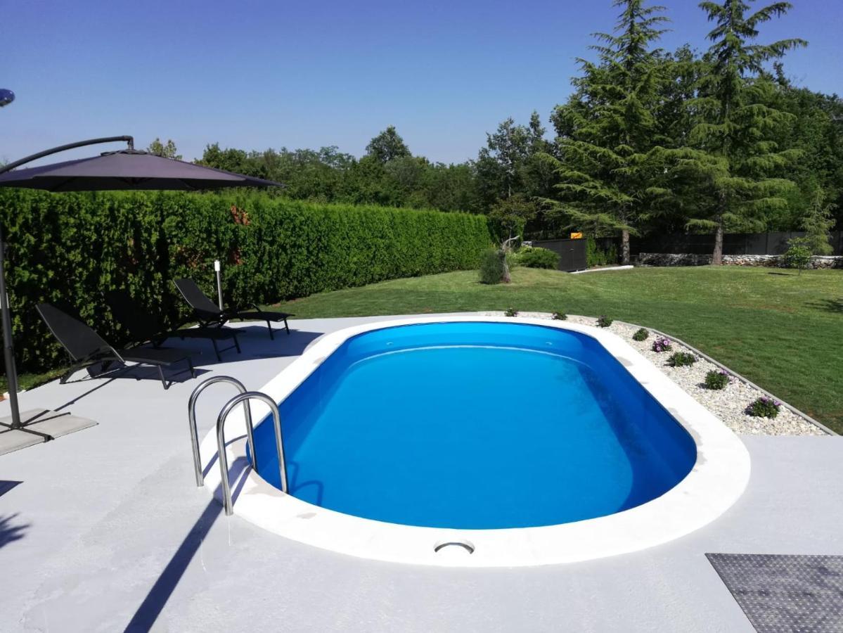 Holiday Home Maria Pazin Exterior foto
