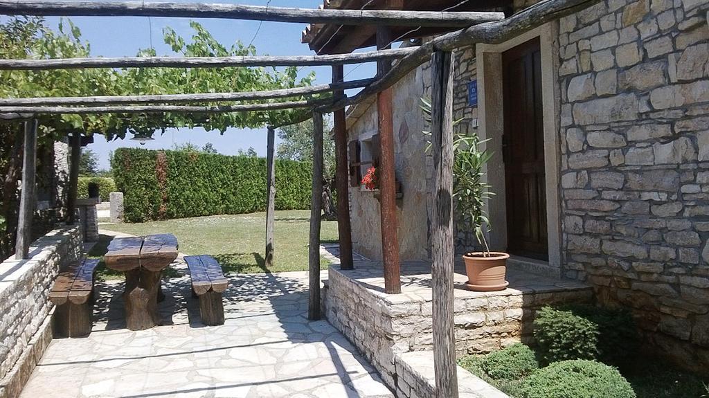 Holiday Home Maria Pazin Exterior foto